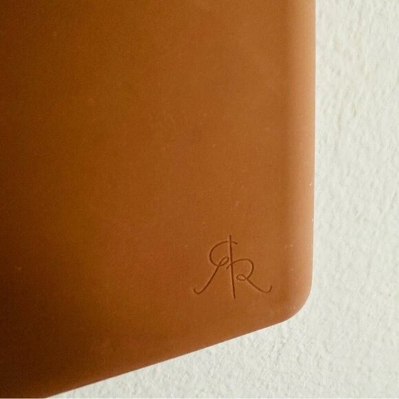 Ryan & Rose Silicone Crossbody Color Saddle - Picture 11 of 14